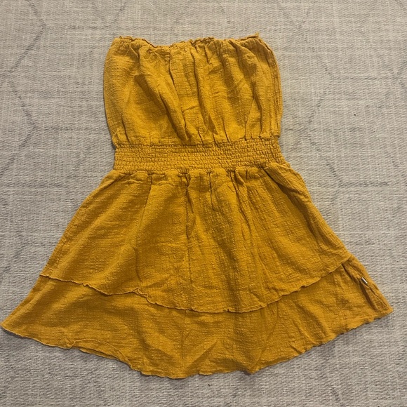 sisstrevolution Dresses & Skirts - Revolution Yellow Strapless Sundress with Ruched and Ruffled Details